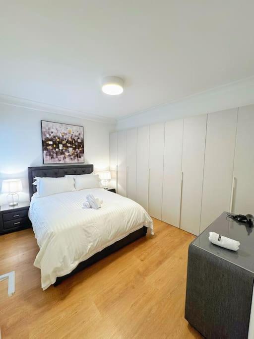 The Mayfair Gem Apartment *